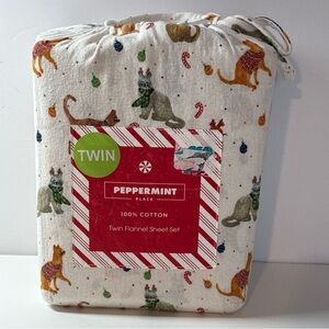 Peppermint Place Christmas Cats 100% Cotton Brushed  Flannel 4 pc Twin Sheet Set